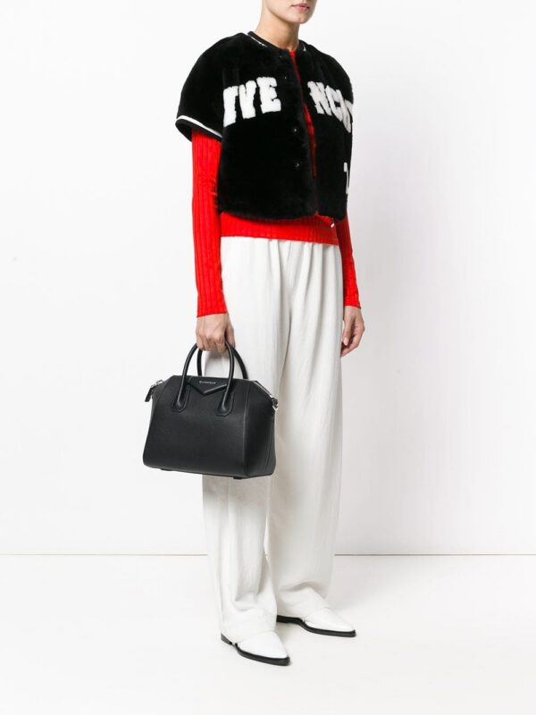 13424000_26907949_1000.jpg Givenchy small Antigona tote bag