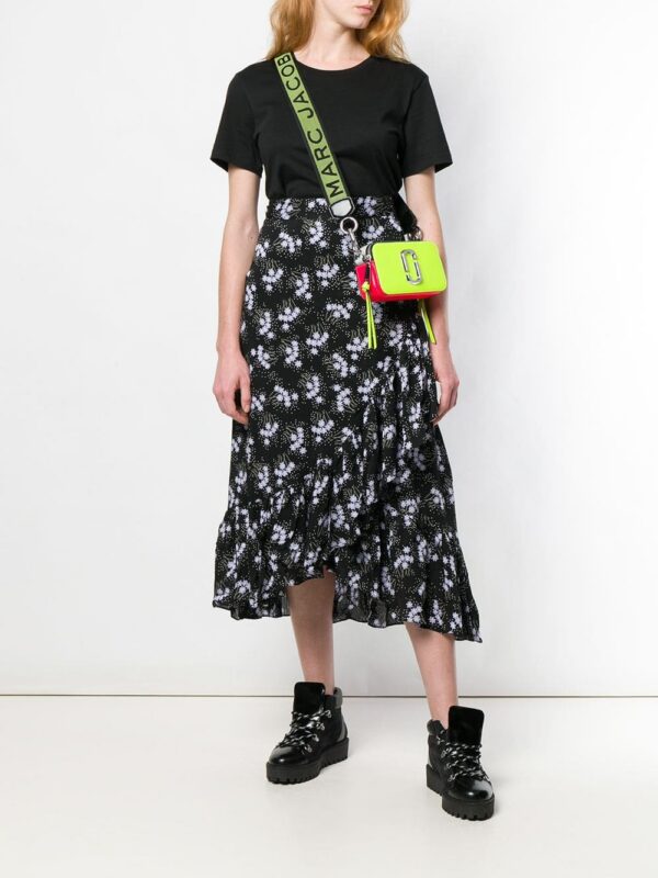 13513303_21986979_1000.jpg Marc Jacobs The Fluoro Snapshot camera bag