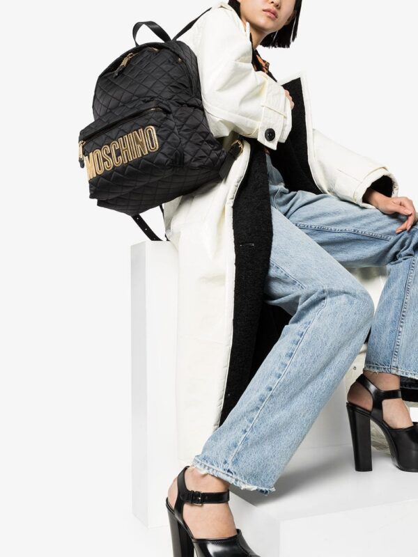 14343310_24312306_1000.jpg Moschino quilted logo-plaque backpack