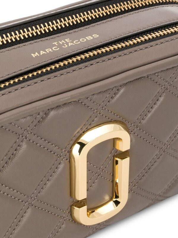 14728580_23604615_1000.jpg Marc Jacobs The Softshot 21 camera bag