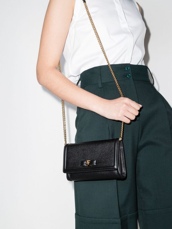15365605_32502584_1000.jpg Ferragamo Vara Bow mini bag