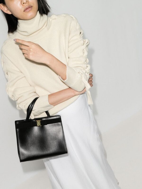 15387530_28124679_1000-1.jpg Ferragamo Vara shoulder bag