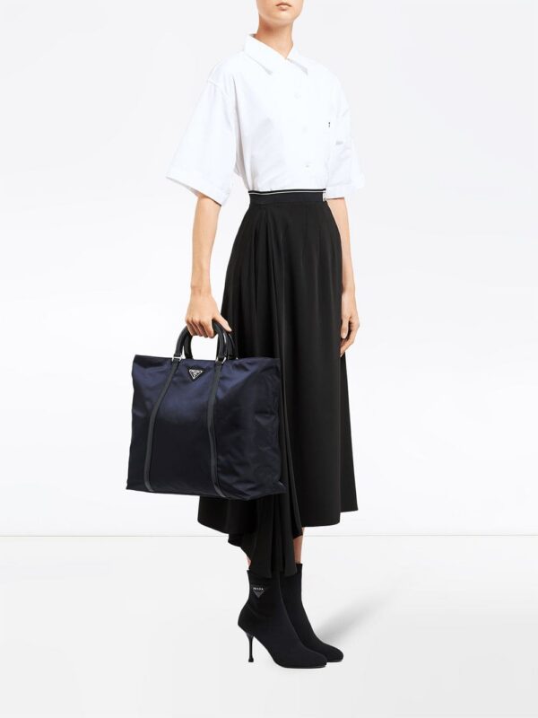 15563077_27973623_1000.jpg Prada logo plaque tote bag