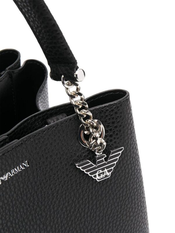 16073429_30252014_1000.jpg Emporio Armani pebbled effect chain strap tote bag