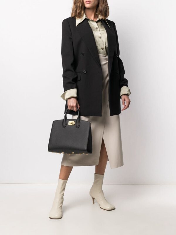 16129886_30496592_1000.jpg Ferragamo small Studio Box bag