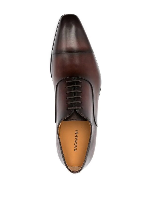 16284792_31846356_1000.jpg Magnanni Caoba distressed oxford shoes