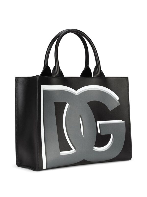 16659003_33815340_1000-1.jpg Dolce & Gabbana DG Daily logo-print calf leather shopper bag