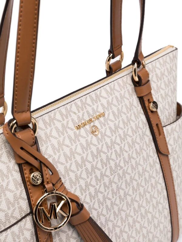 16834147_33659302_1000.jpg Michael Michael Kors Voyager logo-print tote bag