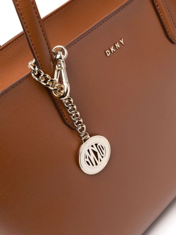 16853466_33588144_1000.jpg DKNY logo-charm tote bag