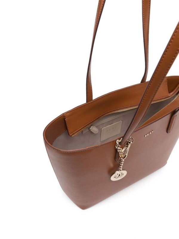 16853466_33589192_1000.jpg DKNY logo-charm tote bag
