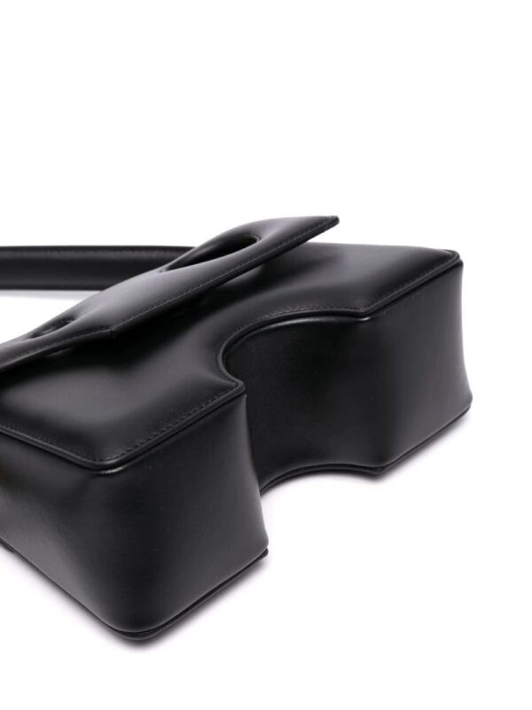 16868651_e9544fec-79d1-4736-83cc-4d4d472e0a15_1000.jpg Off-white Burrow-22 shoulder bag