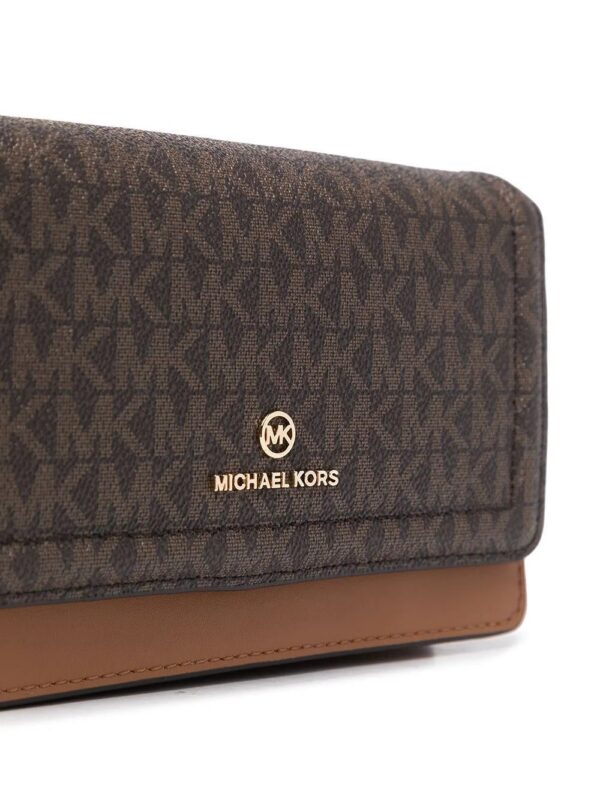 17258524_37258758_1000.jpg Michael Michael Kors Jet Set logo-print crossbody bag