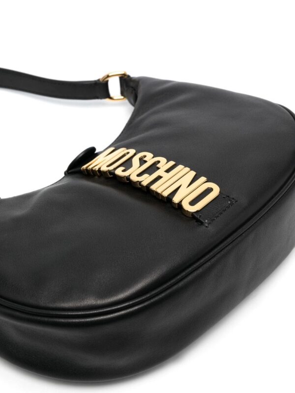 17502794_7a998d50-6eb5-4a1c-9152-1fefdba5c184_1000-1.jpg Moschino logo plaque shoulder bag
