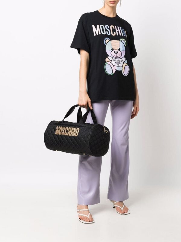 17503342_38622174_1000.jpg Moschino diamond-quilted logo holdall