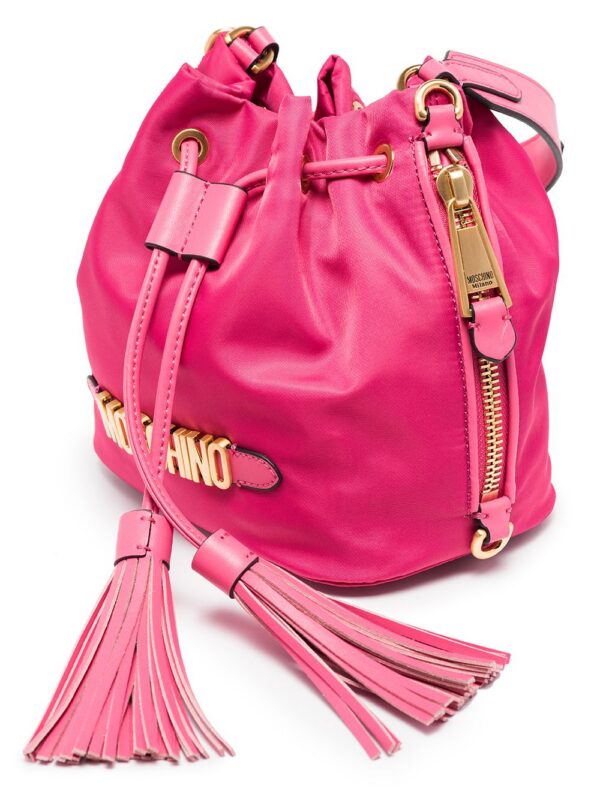 17591332_38226474_1000.jpg Moschino logo-plaque bucket bag