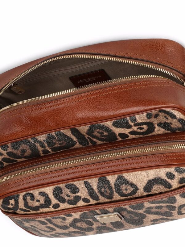 17636410_37378168_1000.jpg Dolce & Gabbana Crespo leopard-print handbag