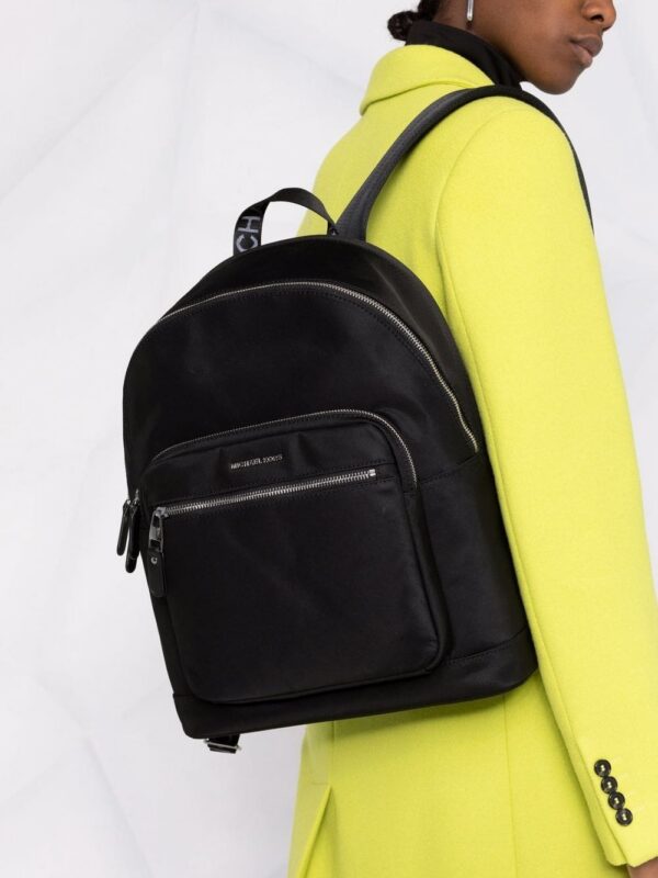 17662600_37010777_1000.jpg Michael Michael Kors logo-plaque zip-fastening backpack