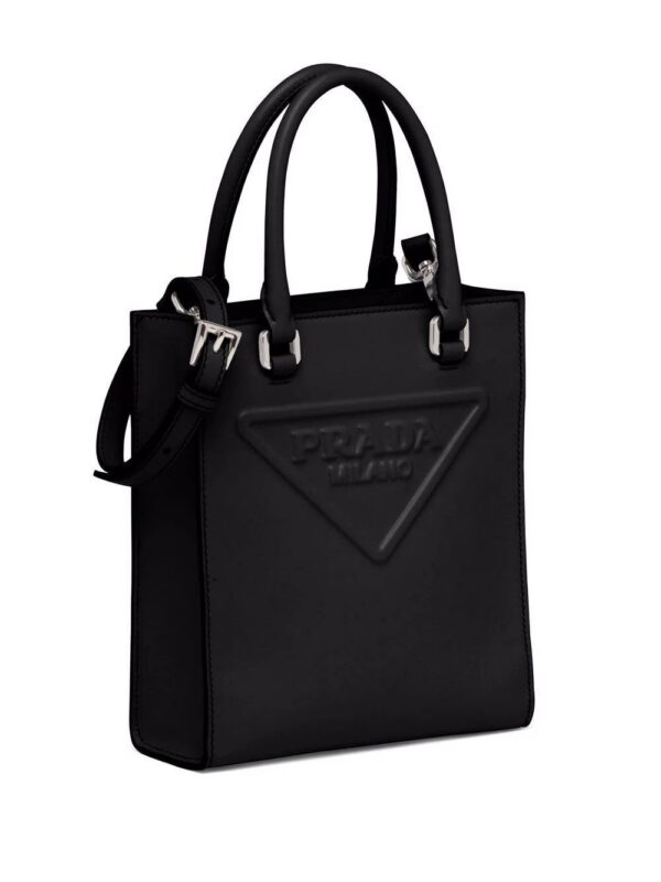 17706672_37062878_1000.jpg Prada logo-embossed tote bag