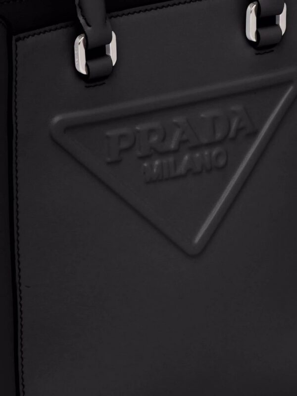 17706672_37062887_1000.jpg Prada logo-embossed tote bag