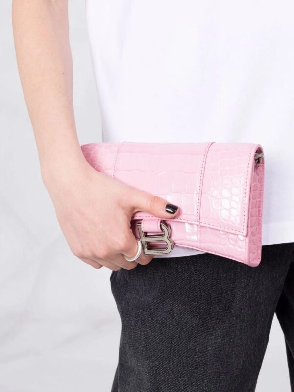 17729915_37650147_1000.jpg Balenciaga Hourglass crocodile-embossed chain wallet