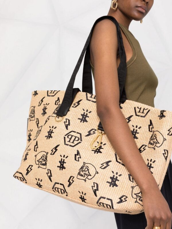 17795941_a3b6c069-6915-4ca9-a53f-532967dbbaec_1000.jpg Philipp Plein monogram-motif wicker tote bag