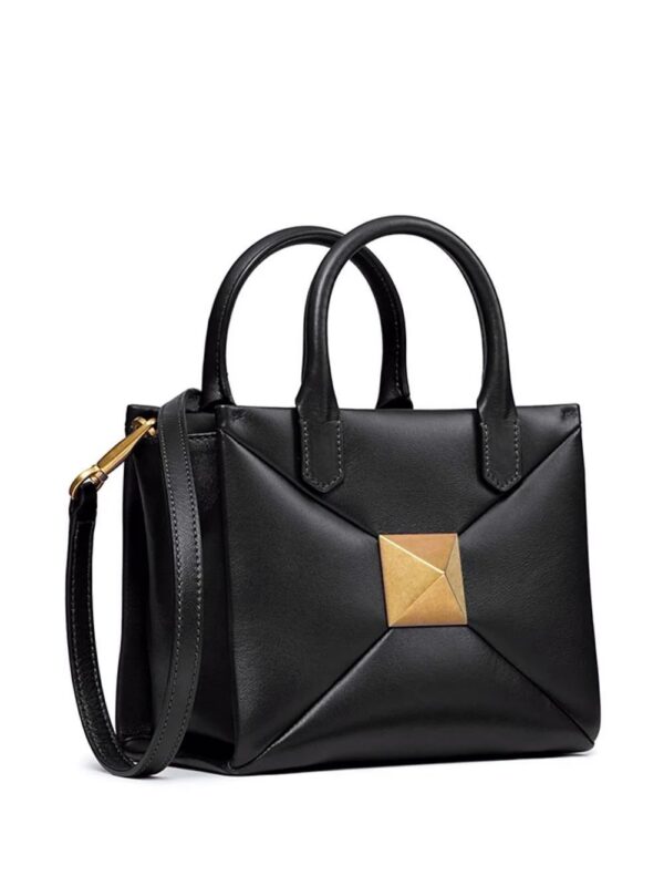 17887728_38421540_1000.jpg Valentino Garavani Roman Stud tote bag