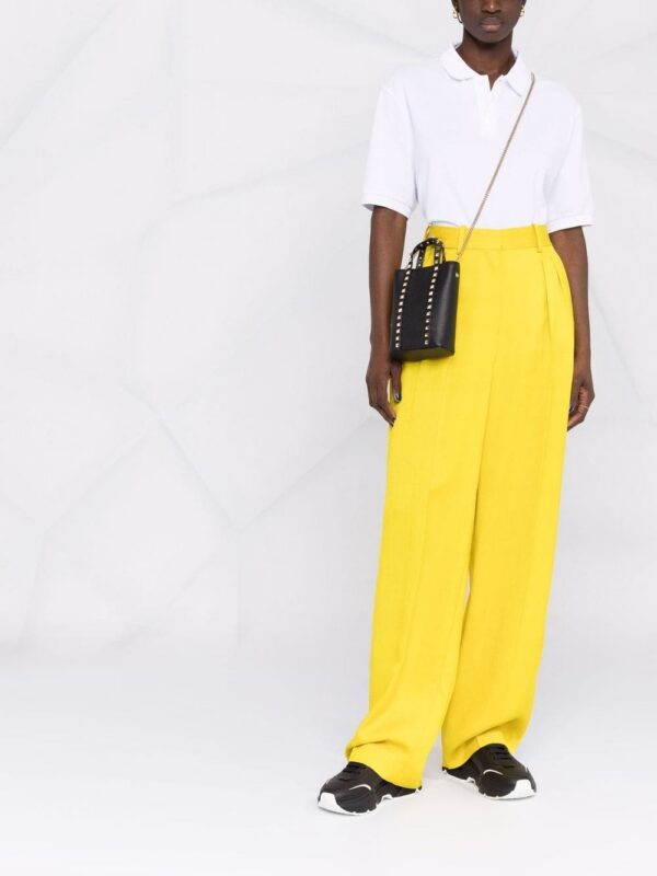17887803_38155303_1000.jpg Valentino Garavani Rockstud chain-strap tote bag