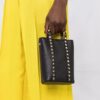 17887803_38157274_1000.jpg Valentino Garavani Rockstud chain-strap tote bag