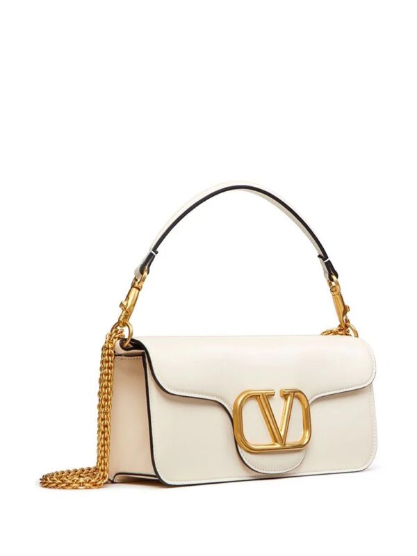 17889004_38332131_1000.jpg Valentino Garavani Locò chain-link detail shoulder bag
