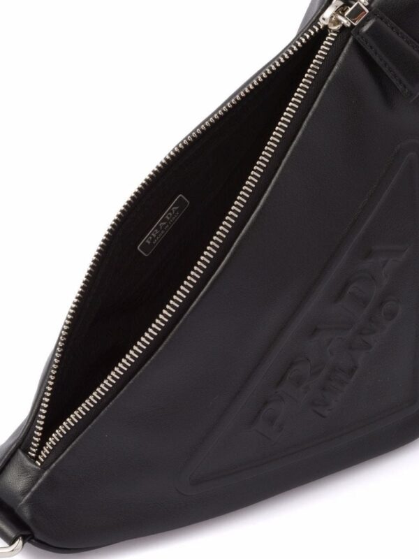 17951873_37878274_1000.jpg Prada logo plaque shoulder bag