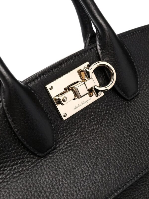 17991414_38165801_1000.jpg Ferragamo The Studio leather tote bag