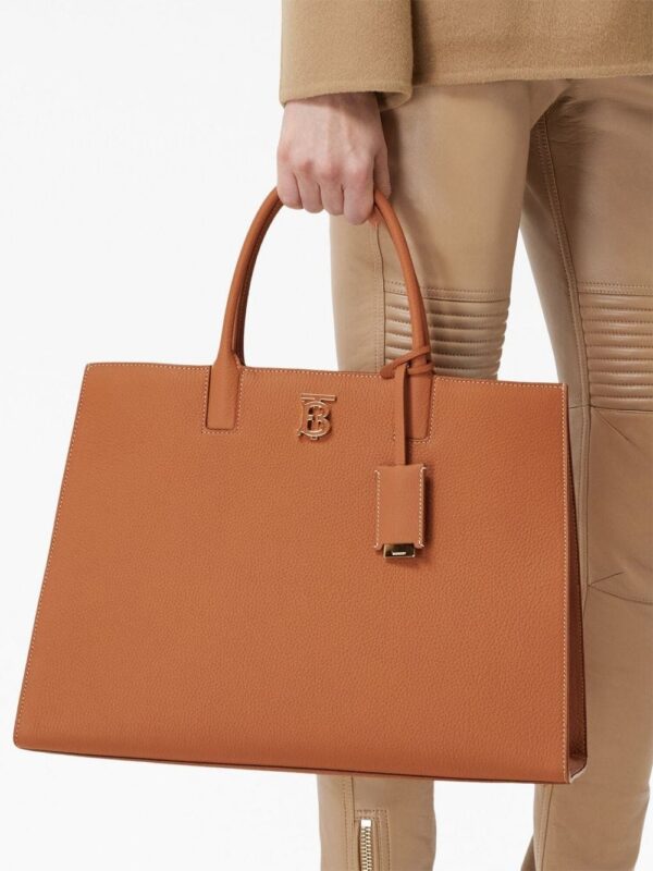 17997195_45033685_1000.jpg Burberry medium Frances tote bag