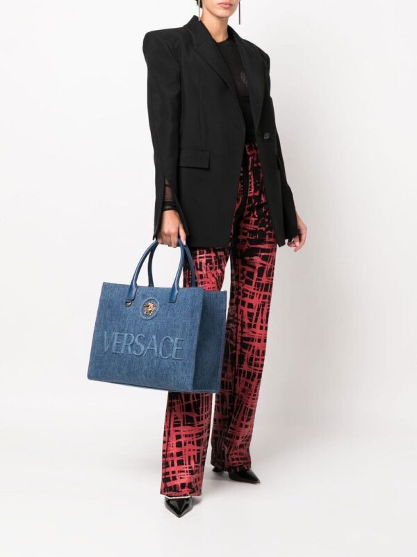 17997494_40967624_1000.jpg Versace Medusa denim tote bag