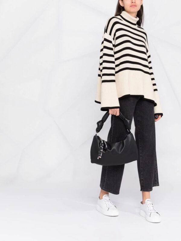 18023946_39714676_1000_fb2aa7ee-3fd5-40b4-98d4-6952f6bb0495.jpg Karl Lagerfeld K/Knotted shoulder bag