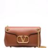 18049683_38263379_1000.jpg Valentino Garavani Stud Sign shoulder bag