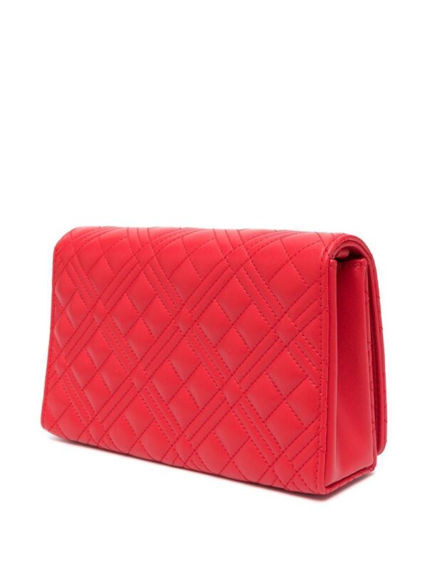18069825_40852761_1000.jpg Love Moschino quilted logo-plaque shoulder bag