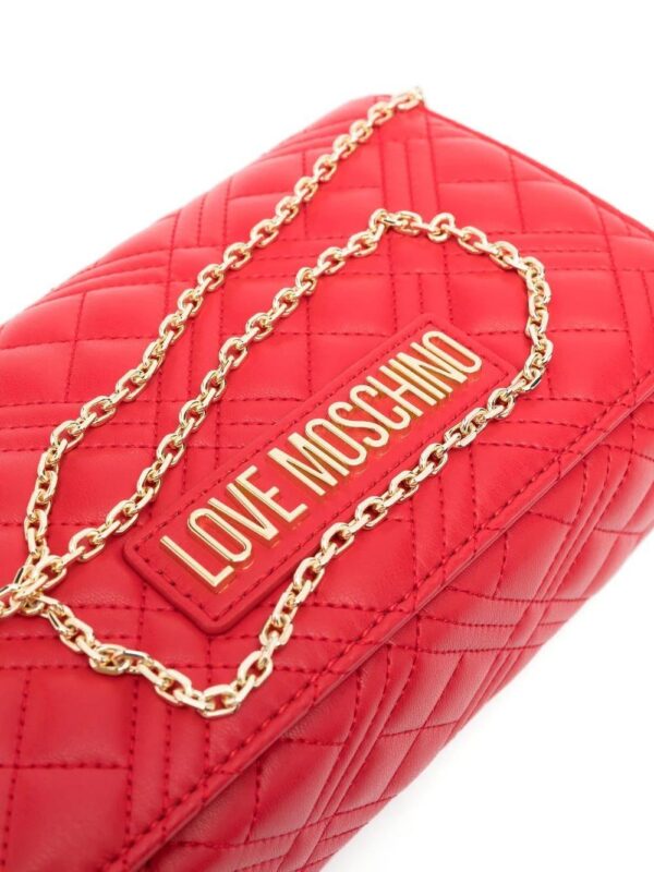 18069825_40853276_1000.jpg Love Moschino quilted logo-plaque shoulder bag