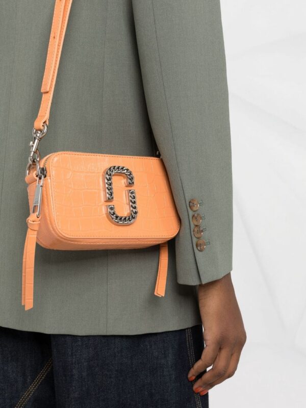 18072837_6fff1347-d8dd-450a-9d6c-d58d3ba14c6f_1000.jpg Marc Jacobs The Snapshot camera bag