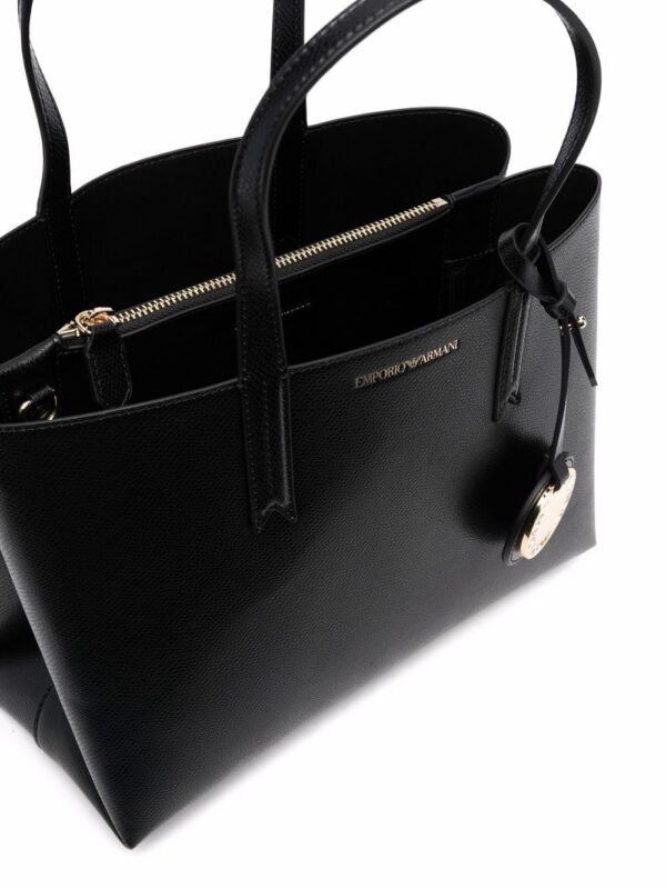 18167751_38792301_1000.jpg Emporio Armani single-strap pebble tote