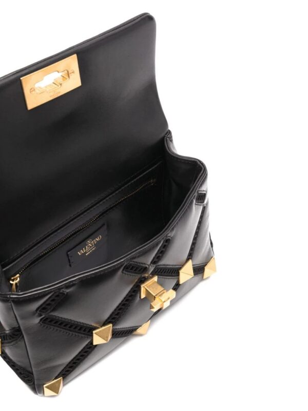 18169743_d7c63692-a30d-482d-aaf1-41651feea277_1000.jpg Valentino Garavani Roman Stud shoulder bag