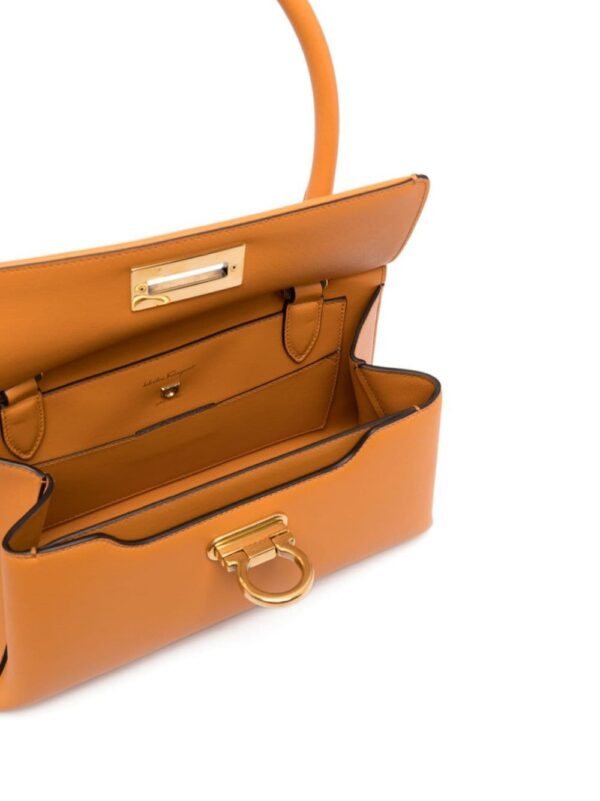 18188538_38772548_1000.jpg Ferragamo Trifolio Swing shoulder bag