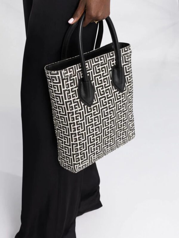 18222894_39747556_1000.jpg Balmain monogram-pattern tote bag