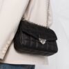 18353943_39540292_1000.jpg Michael Kors Soho quilted chain shoulder bag