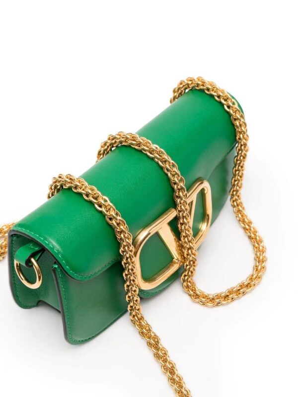 18361934_39732283_1000.jpg Valentino Garavani small Locò leather shoulder bag