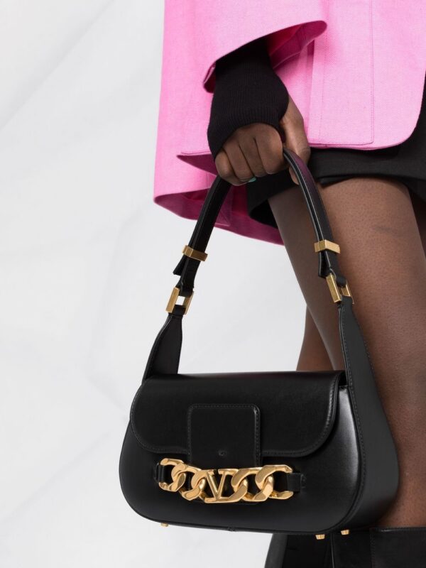 18362651_39490026_1000.jpg Valentino Garavani VLogo leather bag