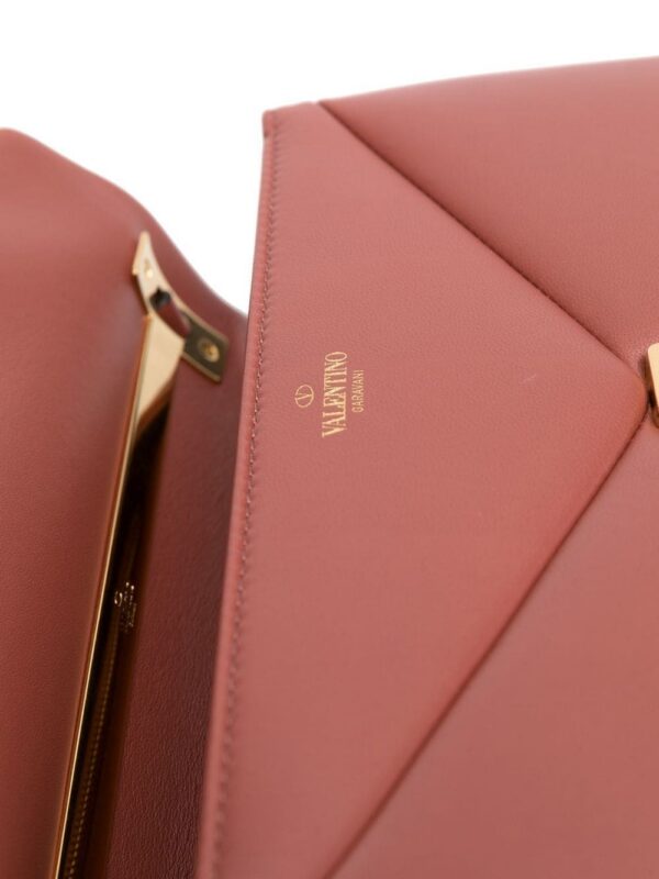 18362667_40370777_1000.jpg Valentino Garavani leather stud bag