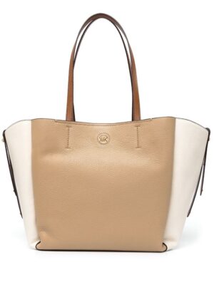 18444006_39783047_1000.jpg Michael Michael Kors panelled logo-plaque tote bag