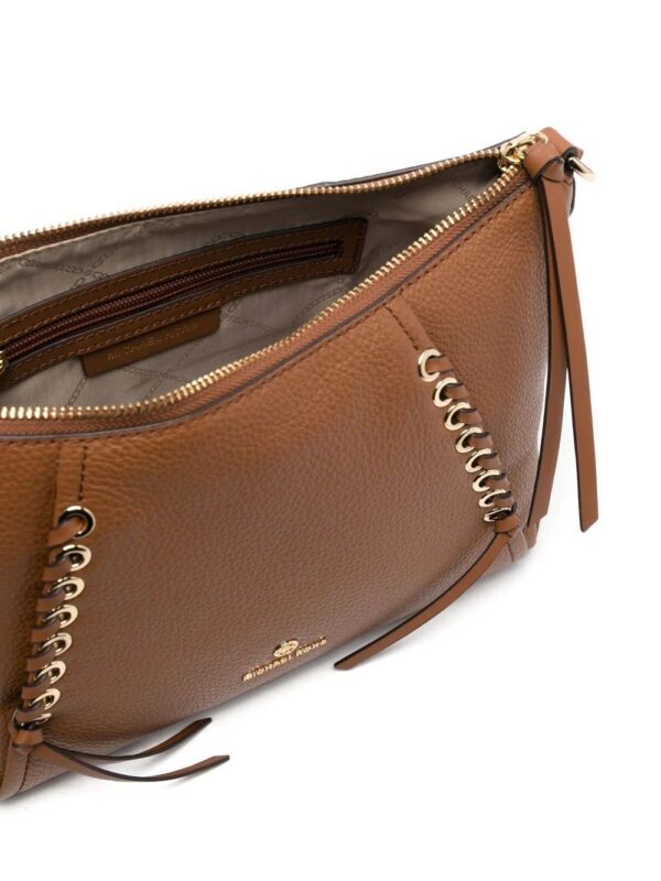 18540507_40011464_1000.jpg Michael Michael Kors logo-plaque leather shoulder bag