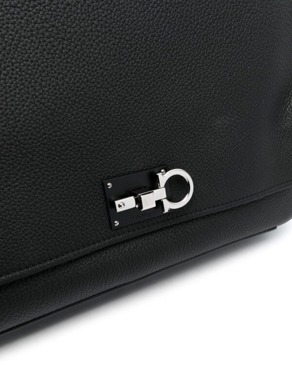 18545502_41231744_1000.jpg Ferragamo Gancini flip-lock shoulder bag