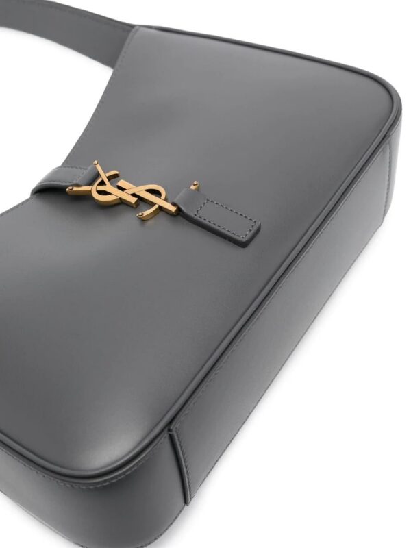 18553654_40907660_1000.jpg Saint Laurent Le 5 à 7 monogram-plaque tote bag